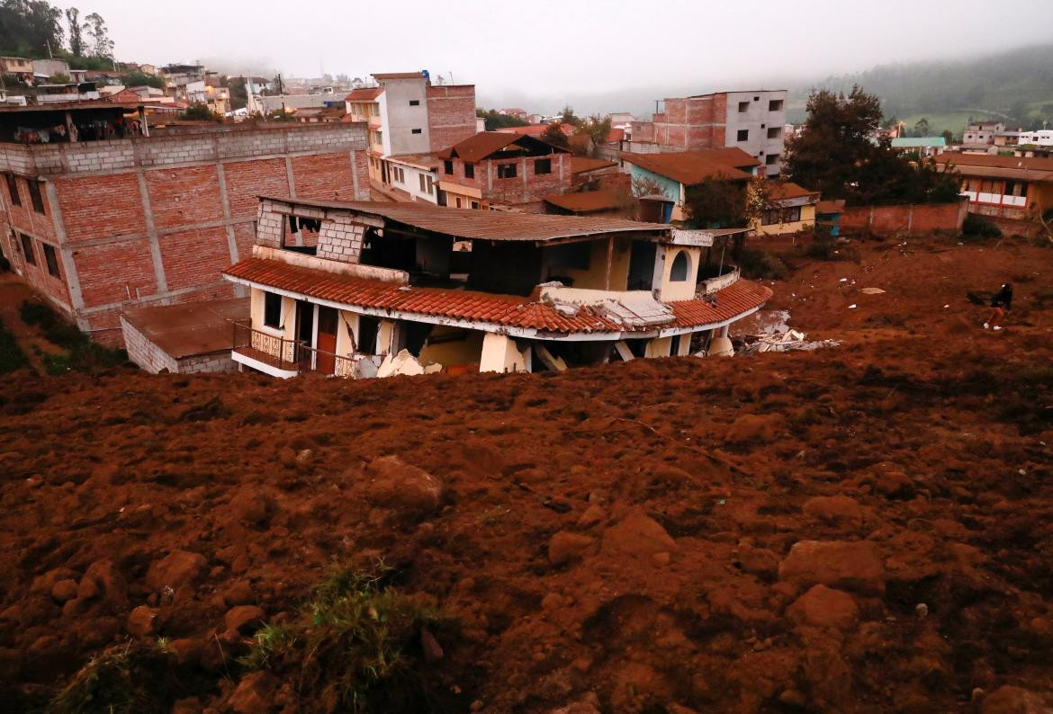 Alausí, Ecuador, cubierto de tierra. Foto: Reuters. 