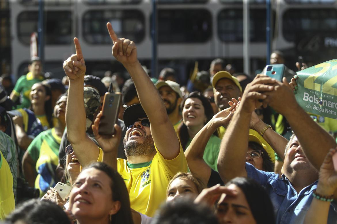 La recepción de Jair Bolsonario en su regreso a Brasil. Foto: EFE.