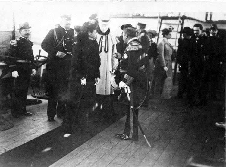 La Fragata Pte. Sarmiento en San Petersburgo en 1902, visitada por el zar Nicolás II