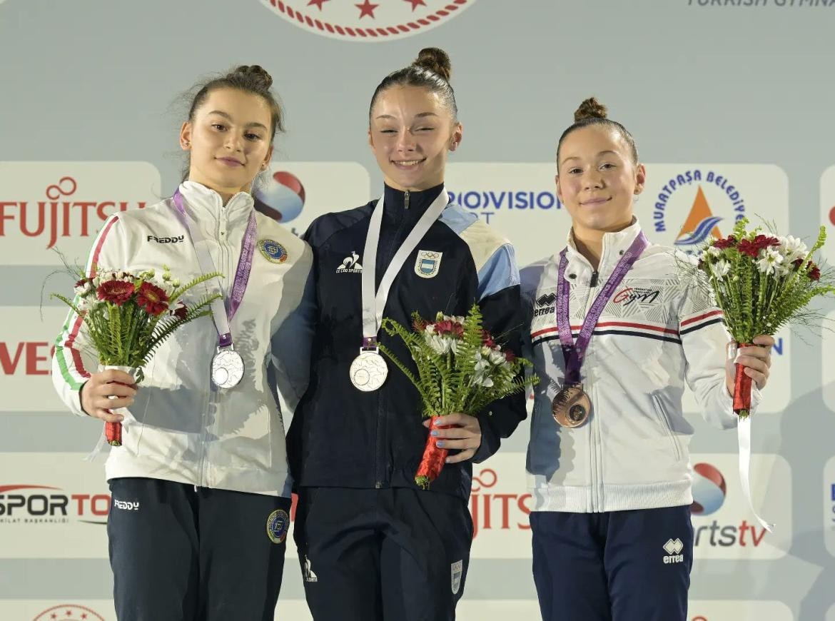 Mía Mainardi, campeona mundial junior en Gimnasia. 