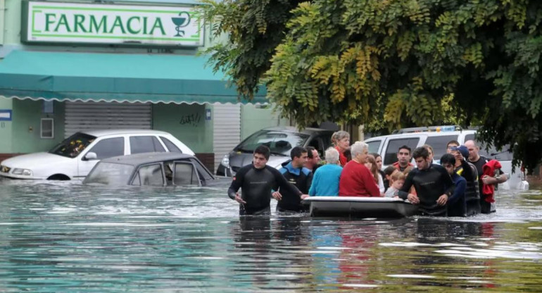 Inundación en La Plata. Foto: Télam