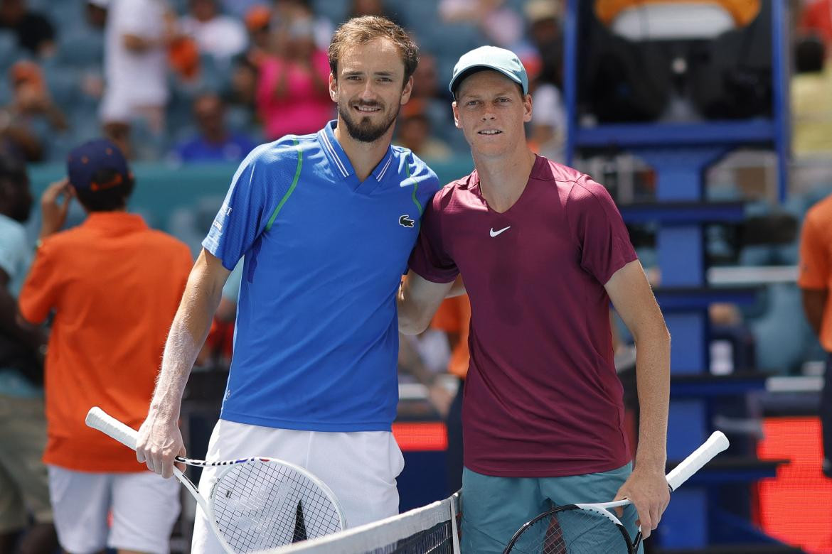 Daniil Medvedev y Jannik Sinner, los finalistas del 1000 de Miami. Foto: Reuters.