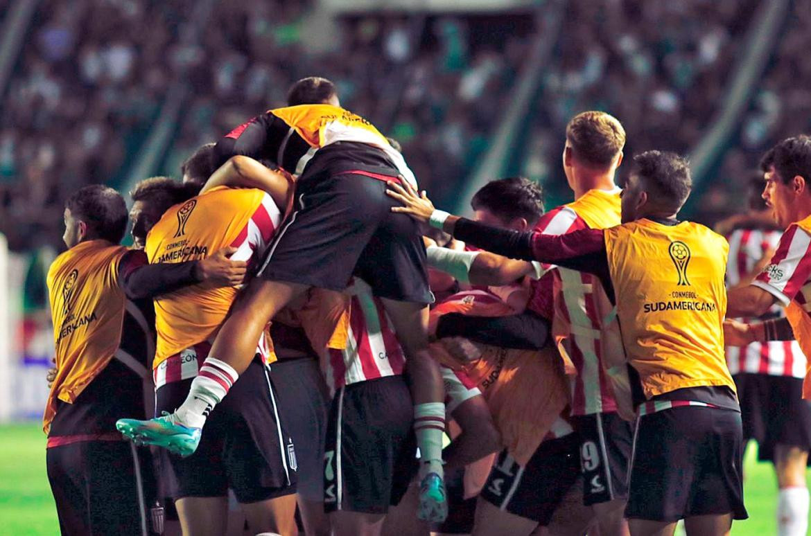 Copa Sudamericana, Oriente Petrolero vs. Estudiantes. Foto: @EdelpOficial.