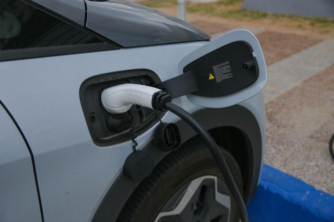 Cargadores de vehículos eléctricos. Foto: Reuters