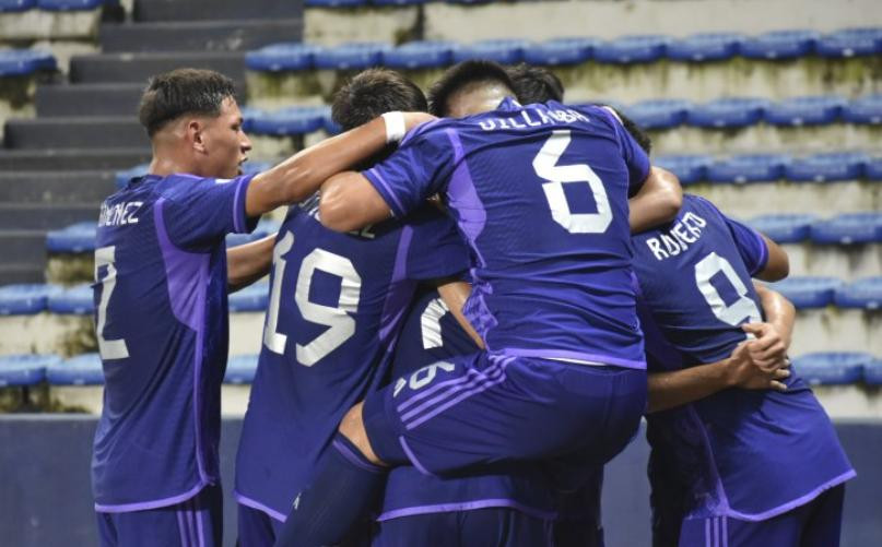 La selección argentina sub 17 festeja. Foto: NA