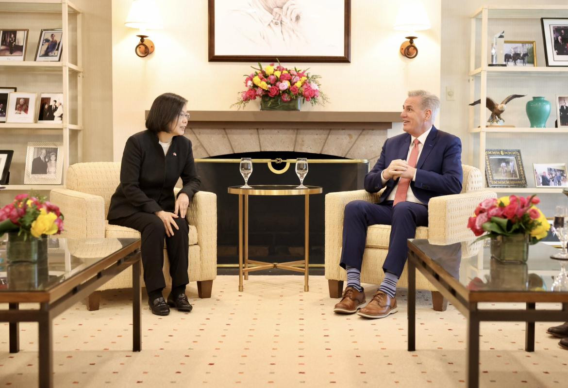 La presidenta taiwanesa Tsai Ing-wen  y el presidente de la Cámara de Representantes, Kevin McCarthy. Foto: Twitter