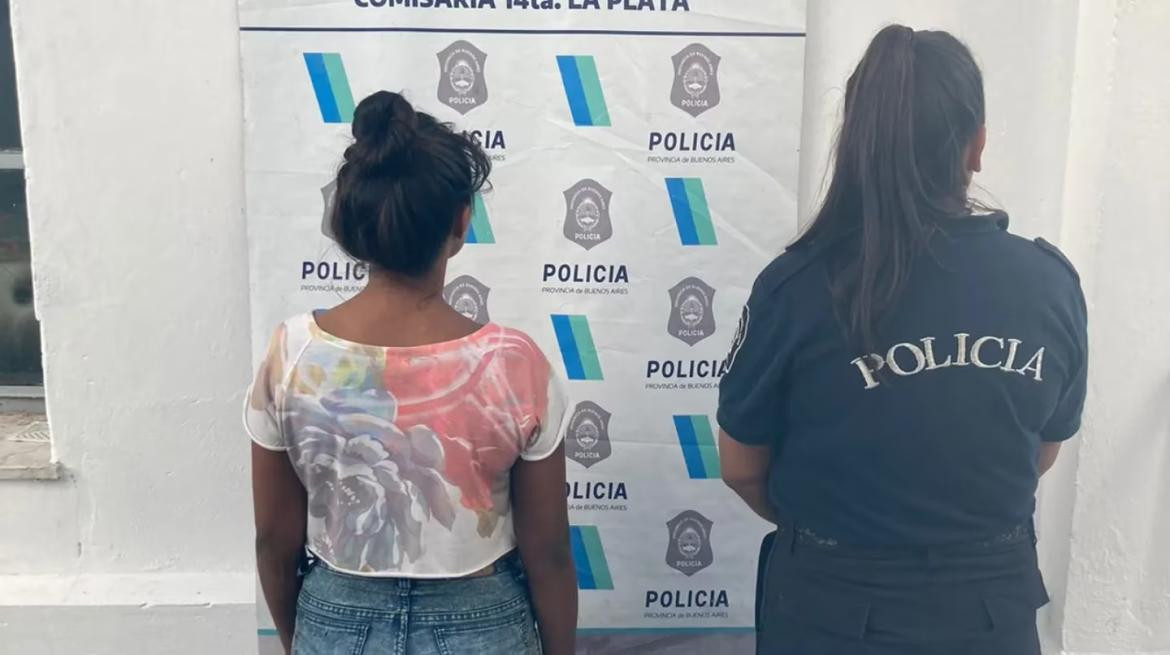 Una mujer atacó con un ladrillo a su hija y quedó detenida.