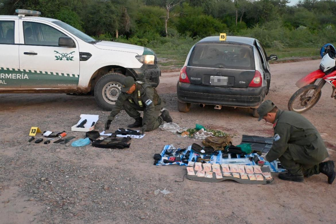 Tres personas fueron detenidas tras un enfrentamiento armado en Santiago del Estero. Foto: Gendarmería Nacional Argentina