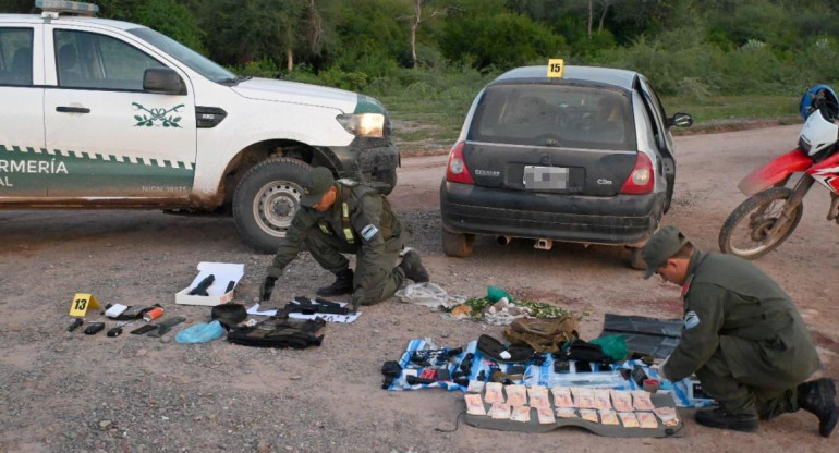 Tres personas fueron detenidas tras un enfrentamiento armado en Santiago del Estero. Foto: Gendarmería Nacional Argentina