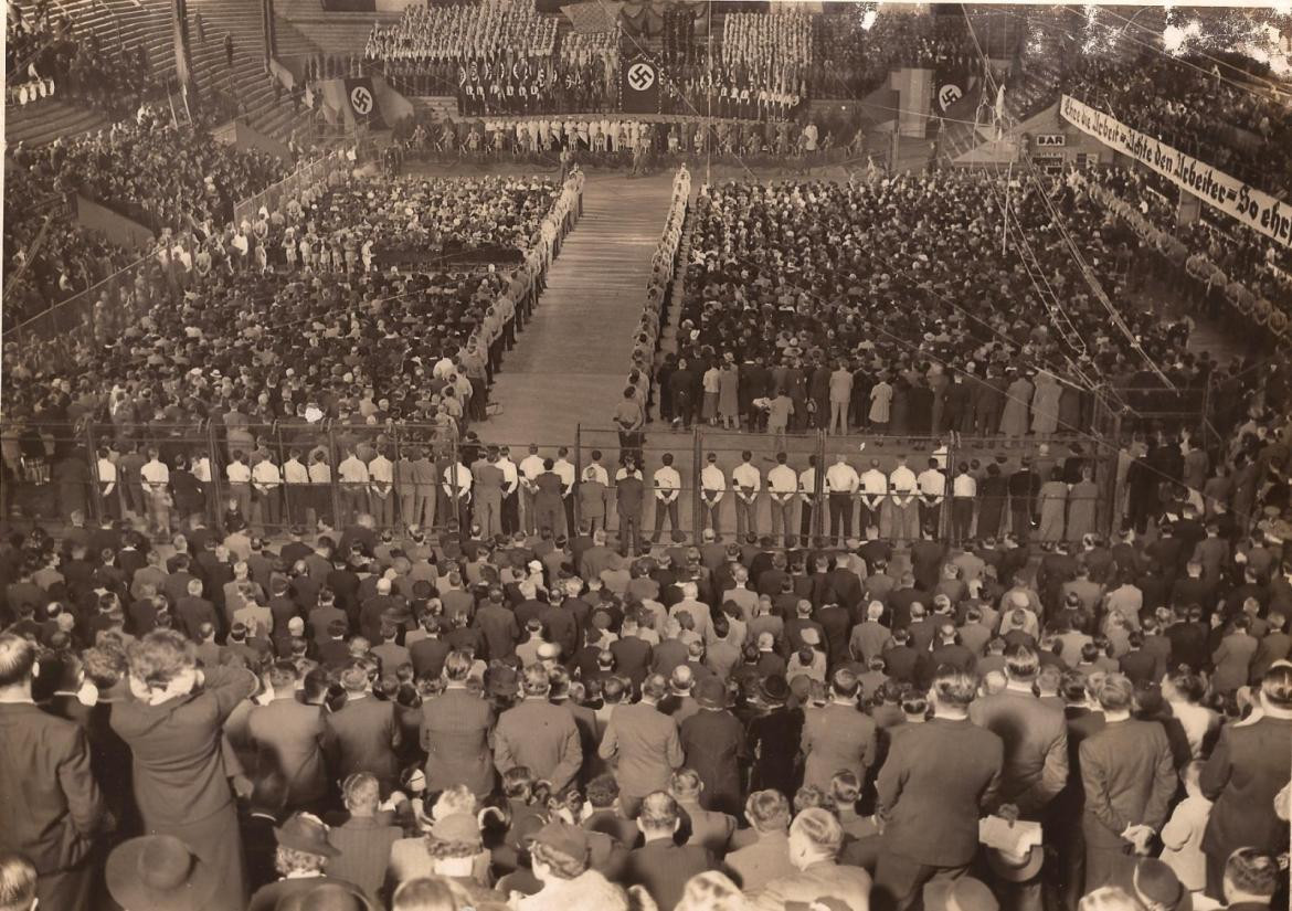 Acto del Partido Nazi en el Luna Park. Foto: AGN