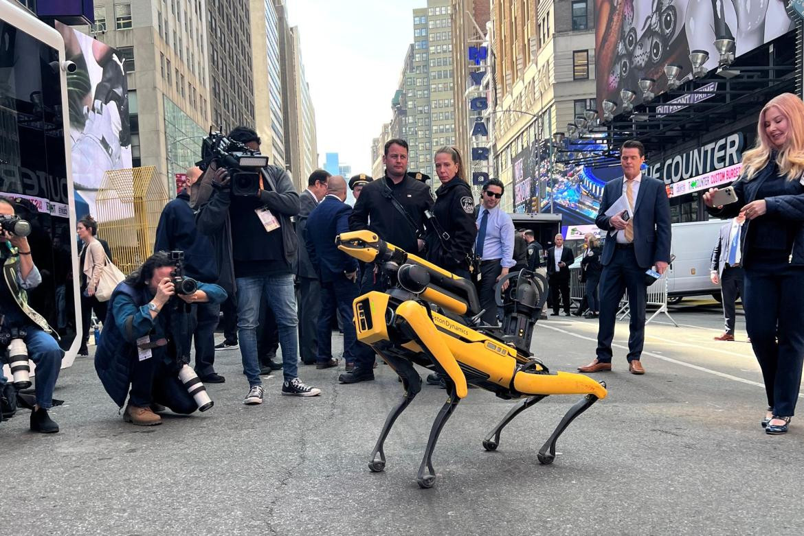 Presentación de los robots que patrullarán en Nueva York. Foto: EFE