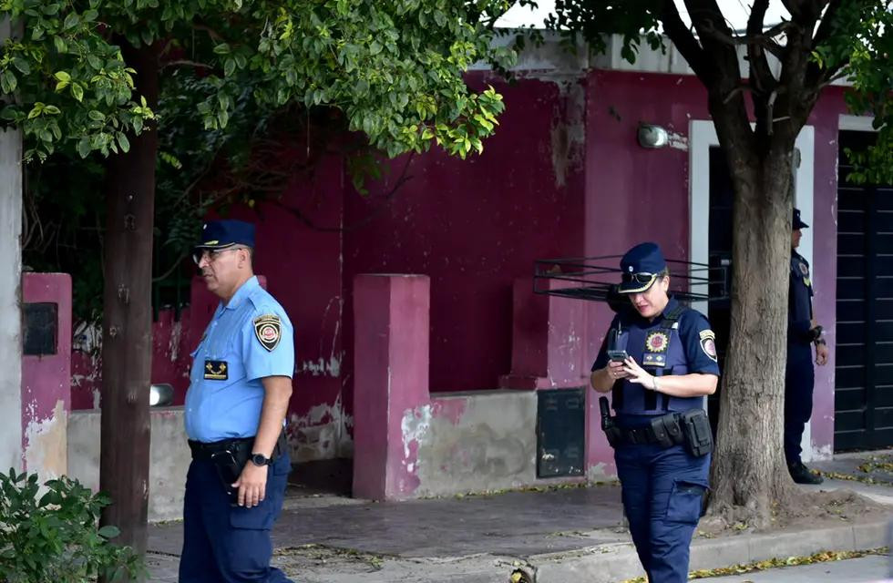 La fachada de la casa donde enterraron a la mujer en Córdoba. Foto: La Voz