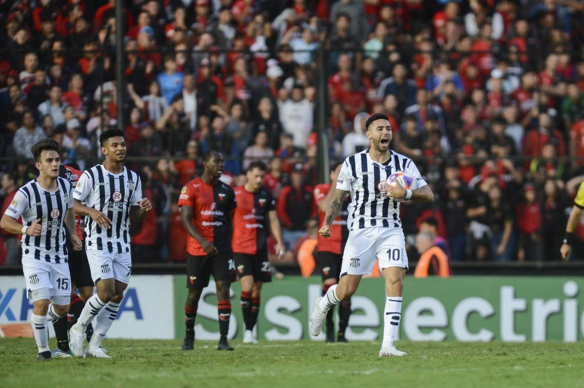 Nahuel Bustos; Colón de Santa Fe vs. Talleres de Córdoba. Foto: Télam.