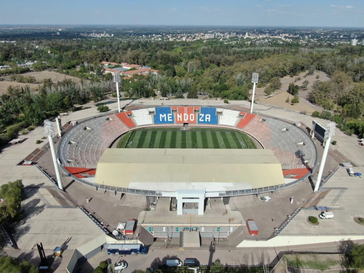 Estadio Mendoza, fútbol. Foto: Télam