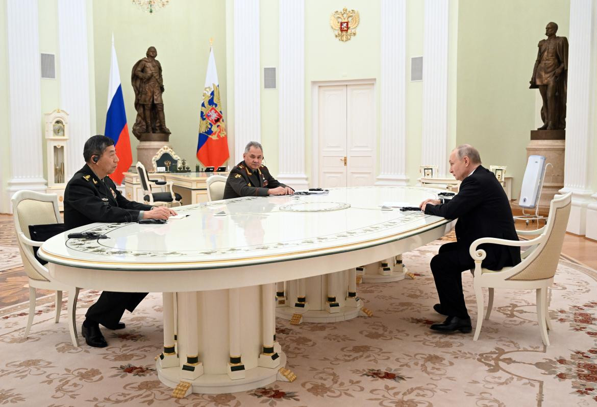 Vladimir Putin se reunió con Li Shangfu. Foto: EFE