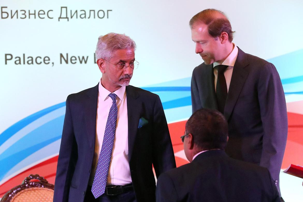 los ministros Jaishankar y Mánturov buscan fortalecer las relaciones comerciales entre India y Rusia. Foto: EFE.
