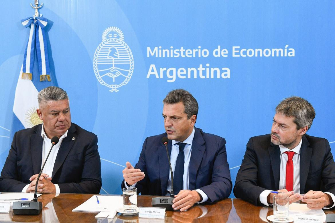 Tapia, Massa y Lammens confirmaron a la Argentina como sede del Mundial Sub-20. Foto: Télam.