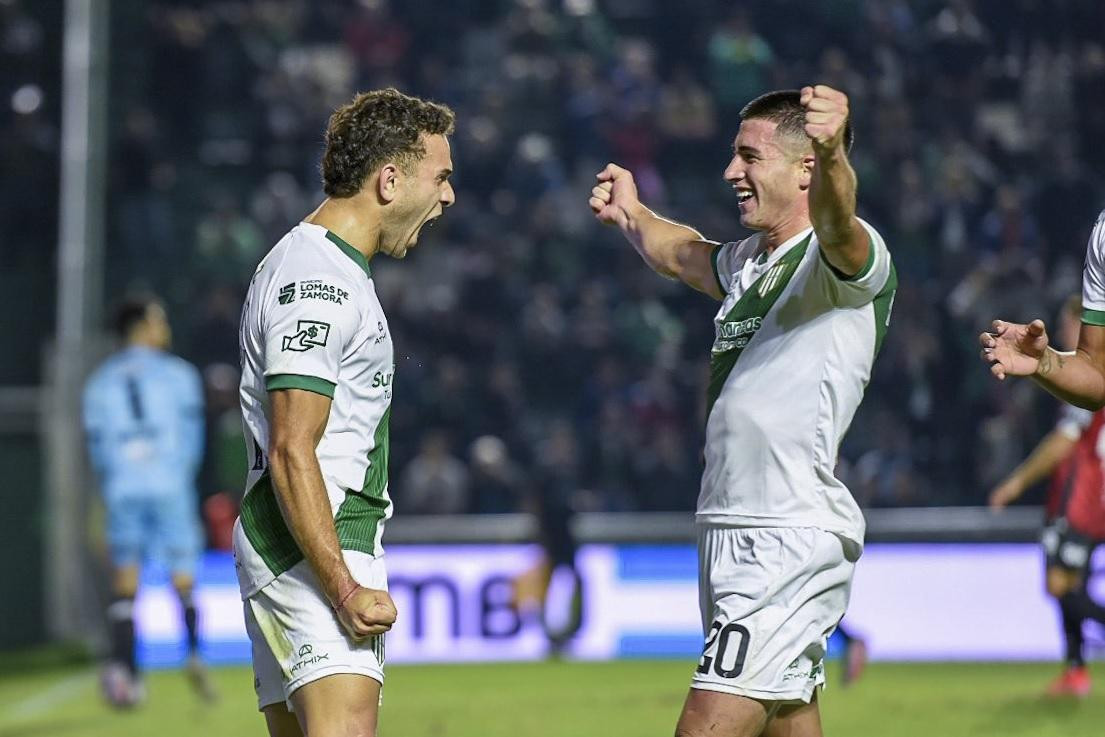 Juan Bisanz festeja el gol de Banfield ante Central Córdoba. Foto NA. PRENSA BANFIELD