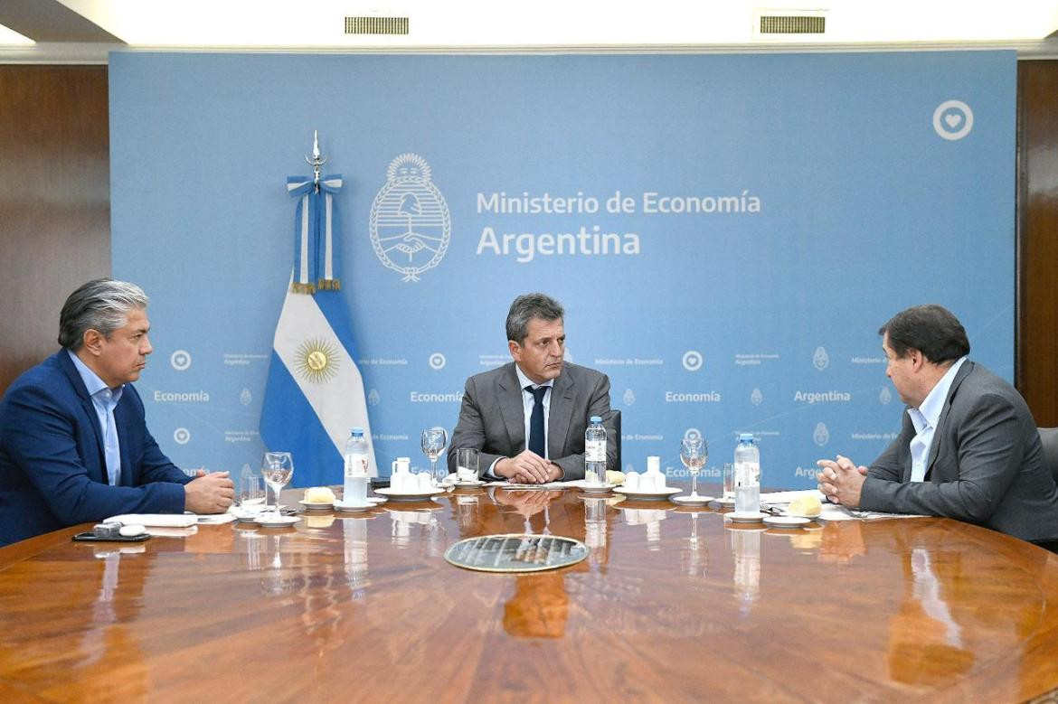 Massa recibió a Weretilneck y Figueroa. Foto: Presidencia