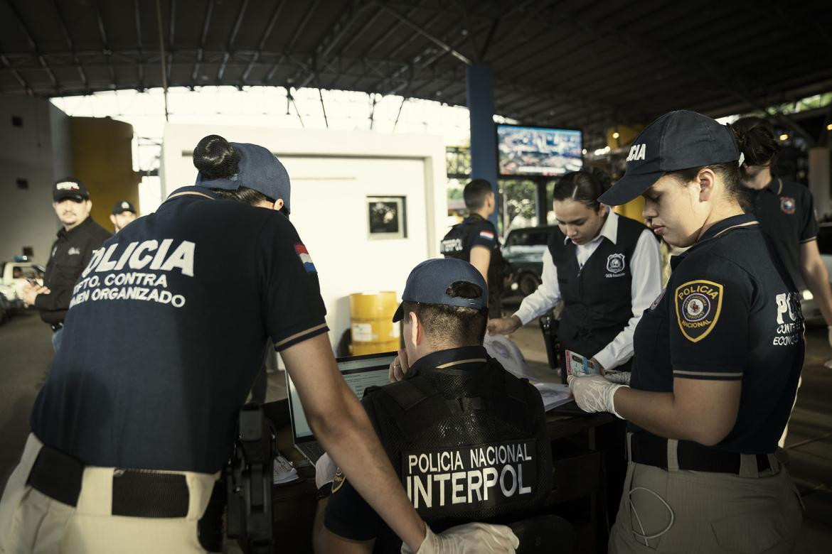 Policías de Interpol en el operativo Trigger IX. Foto Twitter @INTERPOL_HQ.