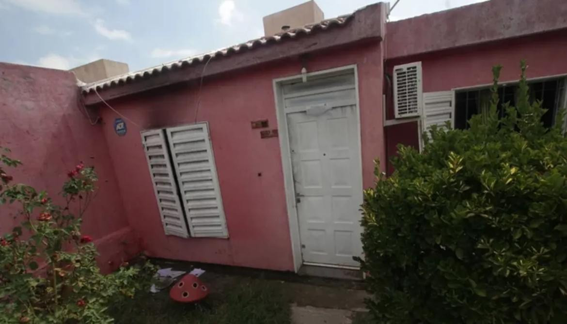 La casa que Sonia incendió y que le provocó la muerte a su hija. Foto: Gentileza El Diario de la República