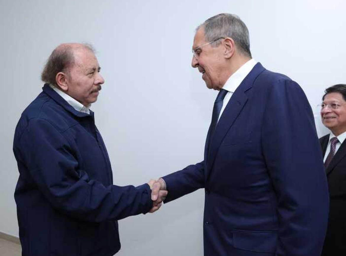 Daniel Ortega y Serguéi Lavrov. Foto: EFE.