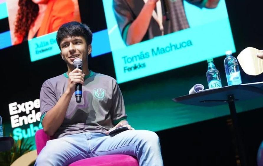 Tomás Machuca, el joven rosarino que diseñó canilleras con material reciclable. Foto: Instagram @tomi.machuca.