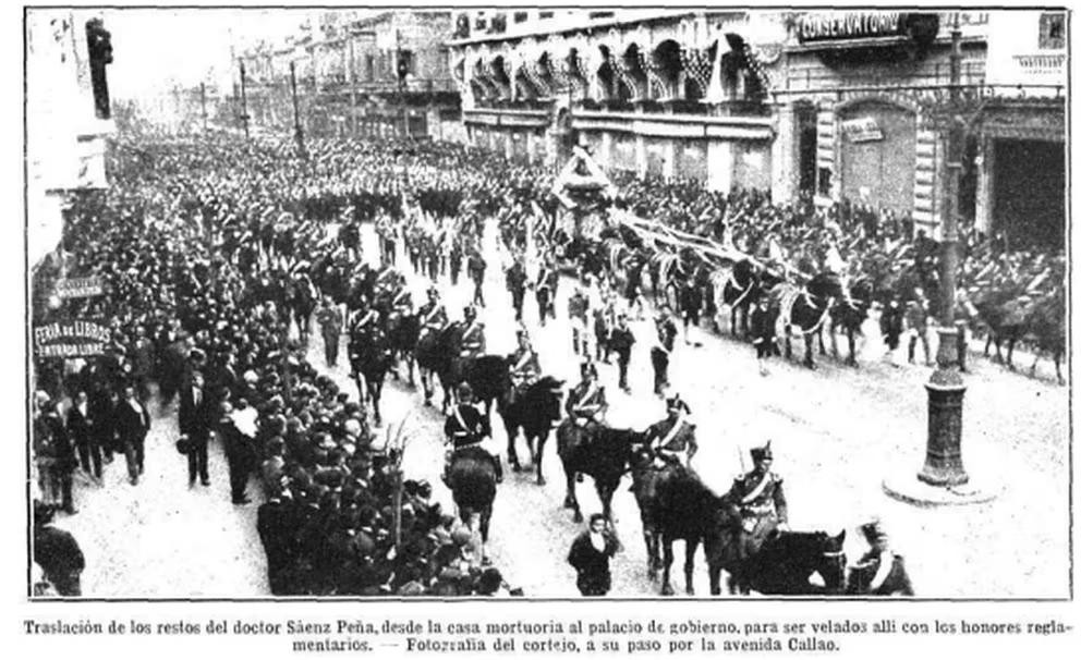 El sepelio de Roque Sáenz Peña. Murió en la madrugada del domingo 9 de agosto de 1914. Foto: Revista Caras y Caretas