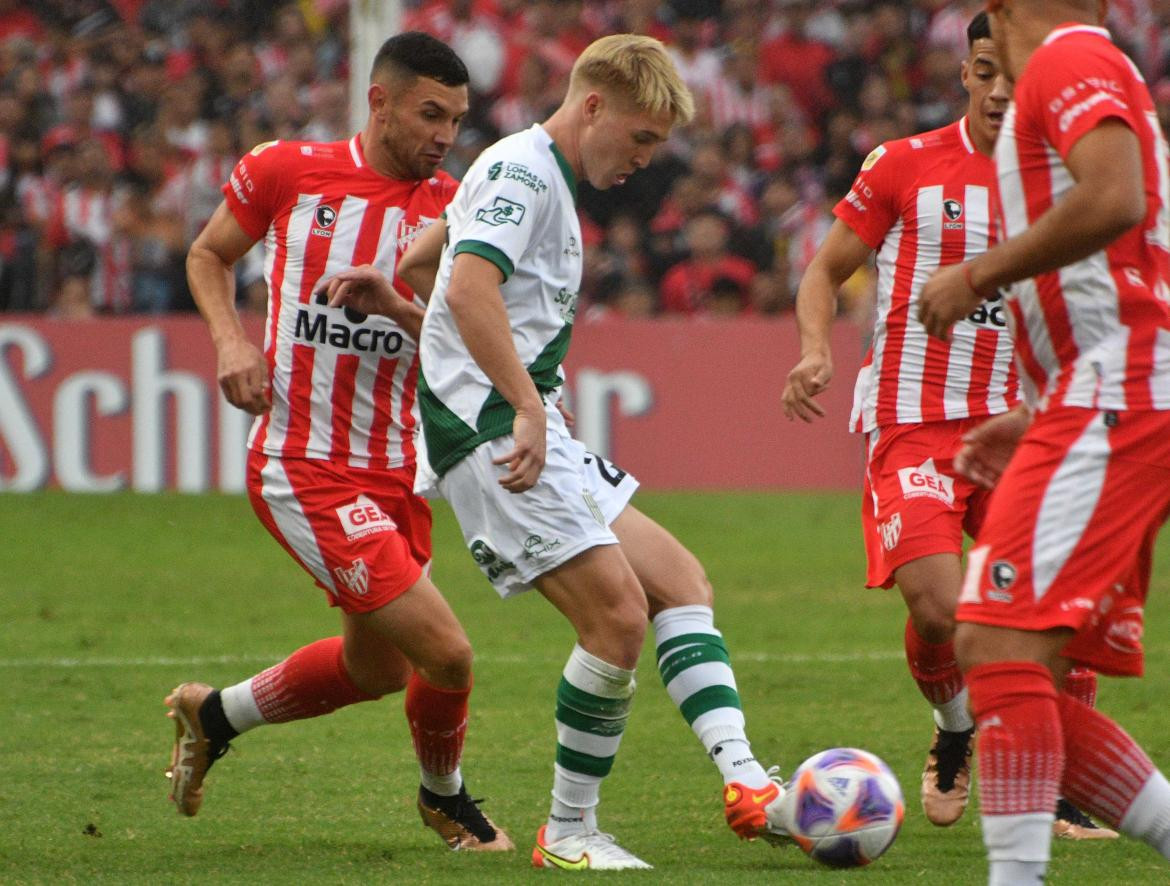 Instituto vs Banfield. Foto: Télam.