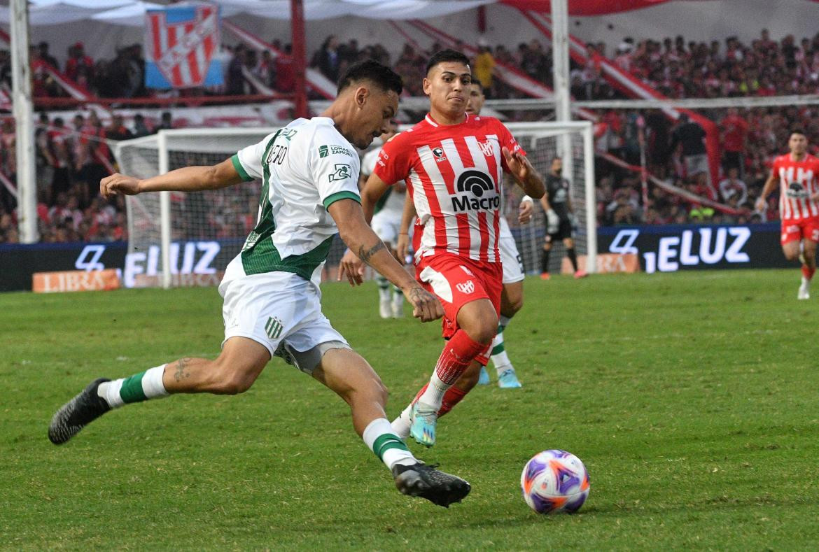 Instituto vs Banfield. Foto: Télam.