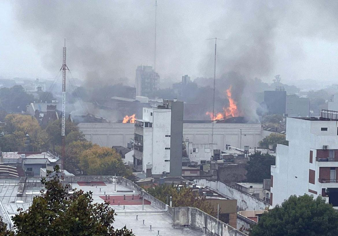 Incendio en el mismo edificio de la tragedia de Iron Mountain. Foto: Télam.
