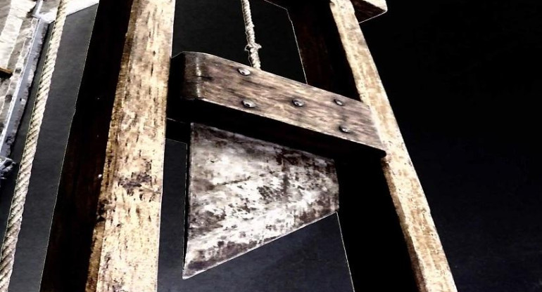 La pareja usó una guillotina para llevar a cabo el ritual. Foto ilustrativa.