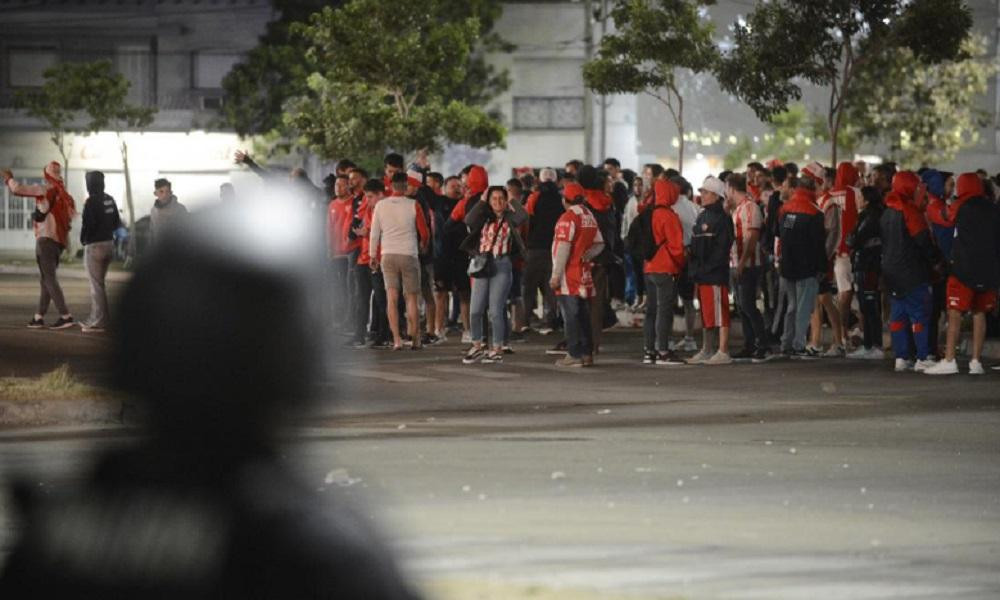 Partido suspendido, Télam