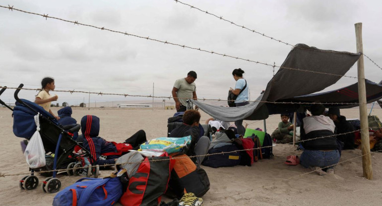 Crisis migratoria en la frontera entre Perú y Chile. Foto: Reuters.