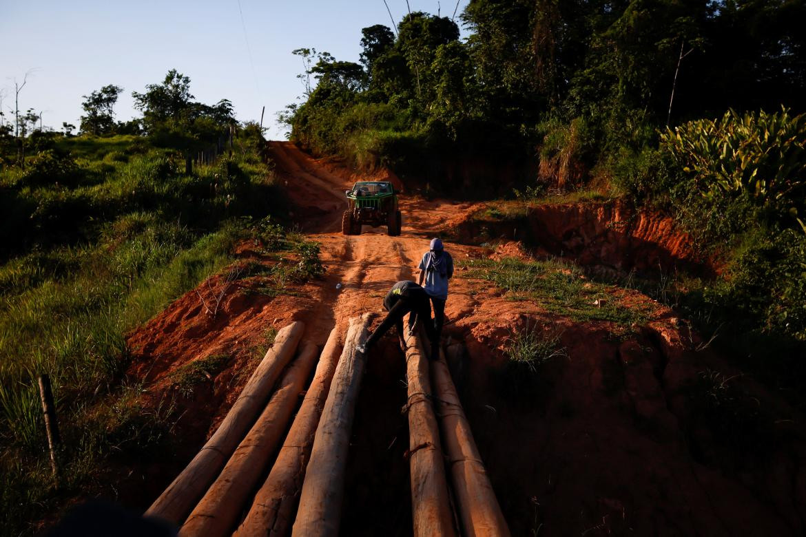 camino tierra indígena yanomami en Alto Alegre_estado de Roraima_Brasil_Reuters