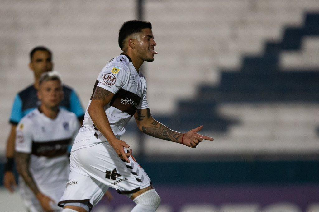 Festejo de Platense ante Defensores de Belgrano por Copa Argentina. Foto: @caplatense. 