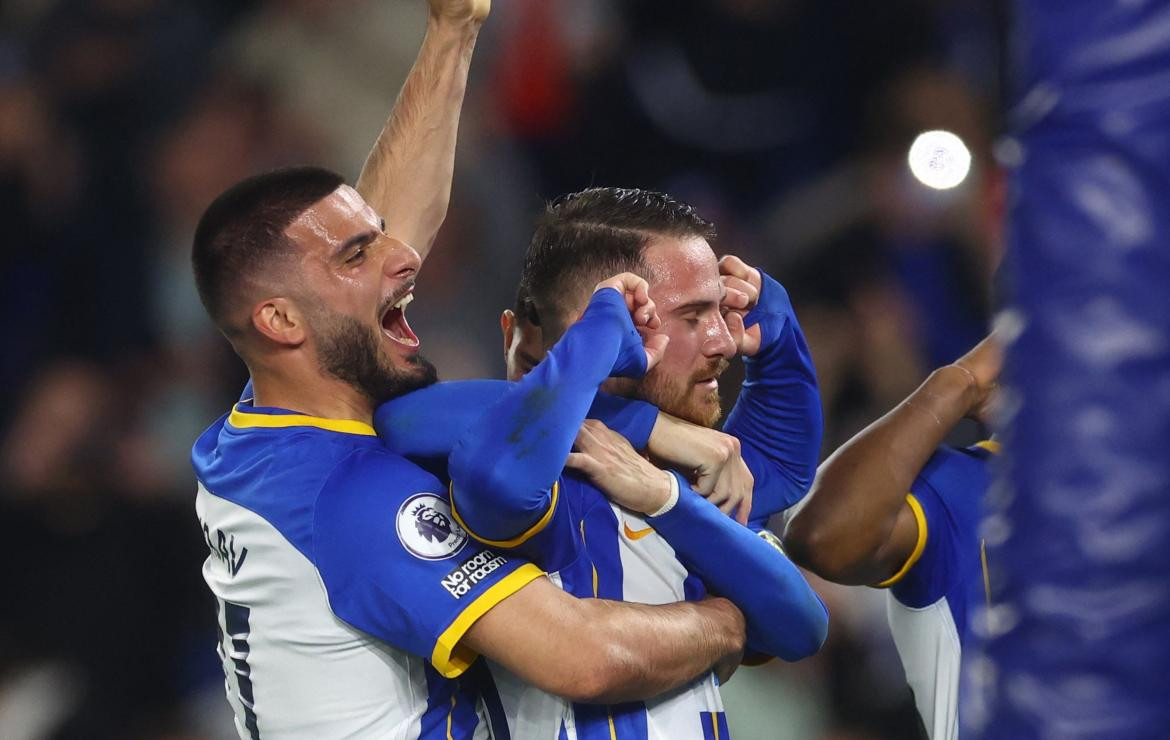 Festejo de Alexis Mac Allister para el Brighton ante el Manchester United por la Premier League. Foto: REUTERS.