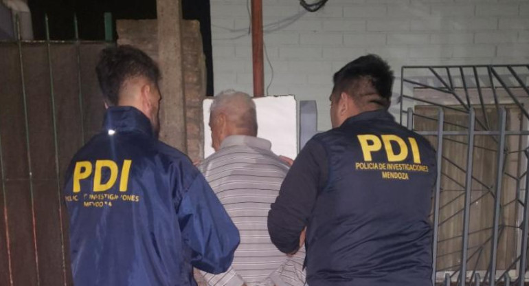 Detención de Carlos Díaz, acusado de femicidio en Mendoza. Foto: NA