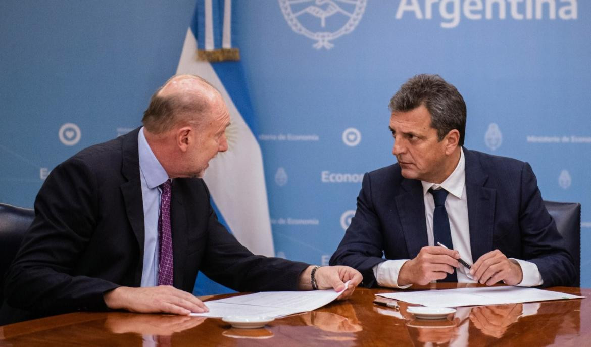 El ministro de Economía, Sergio Massa, recibió al gobernador de Santa Fe, Omar Perotti. Foto: NA.