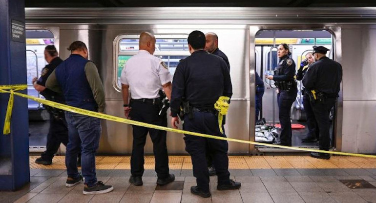 El metro de Nueva York tras el asesinato de Jordan Neely. Foto: AP.