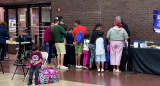 New York; asilo a inmigrantes en gimnasios. Foto: Reuters/captura de pantalla.