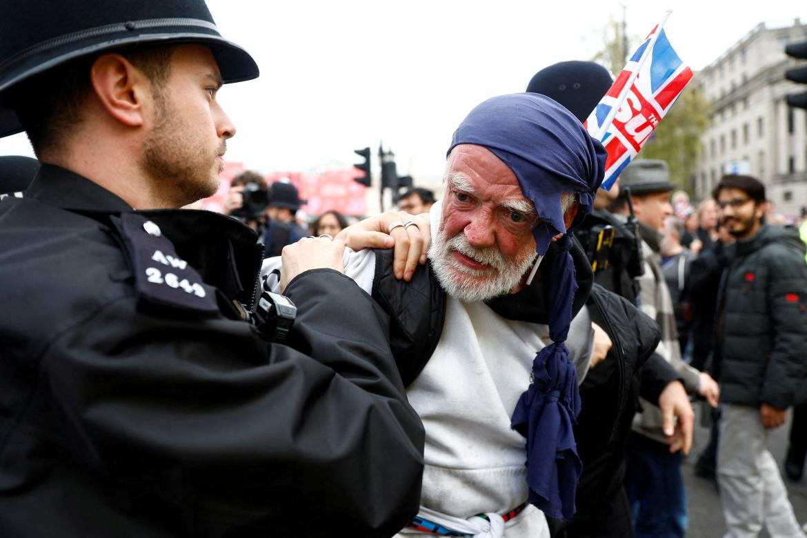 Protestas contra la coronación de Carlos III. Foto: Reuters.