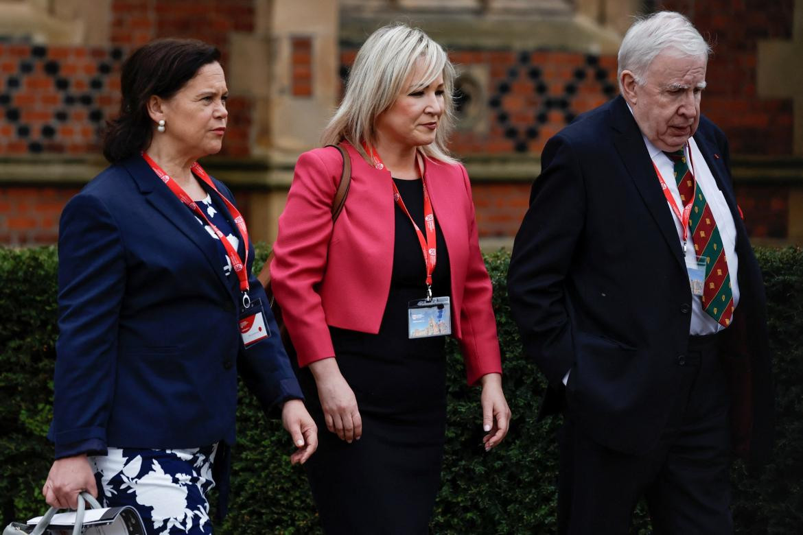 Sinn Fein, vicepresidenta Michelle O Neill, Mary Lou McDonald , líder del partido. Irlanda del Norte, abril de 2023. Foto REUTERS y Clodagh Kilcoyne