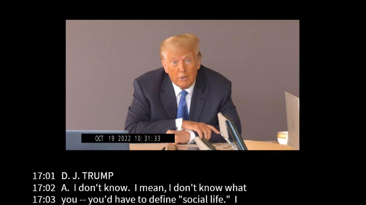 Donald Trump en la grabación de su testimonio por violación. Foto: Reuters.