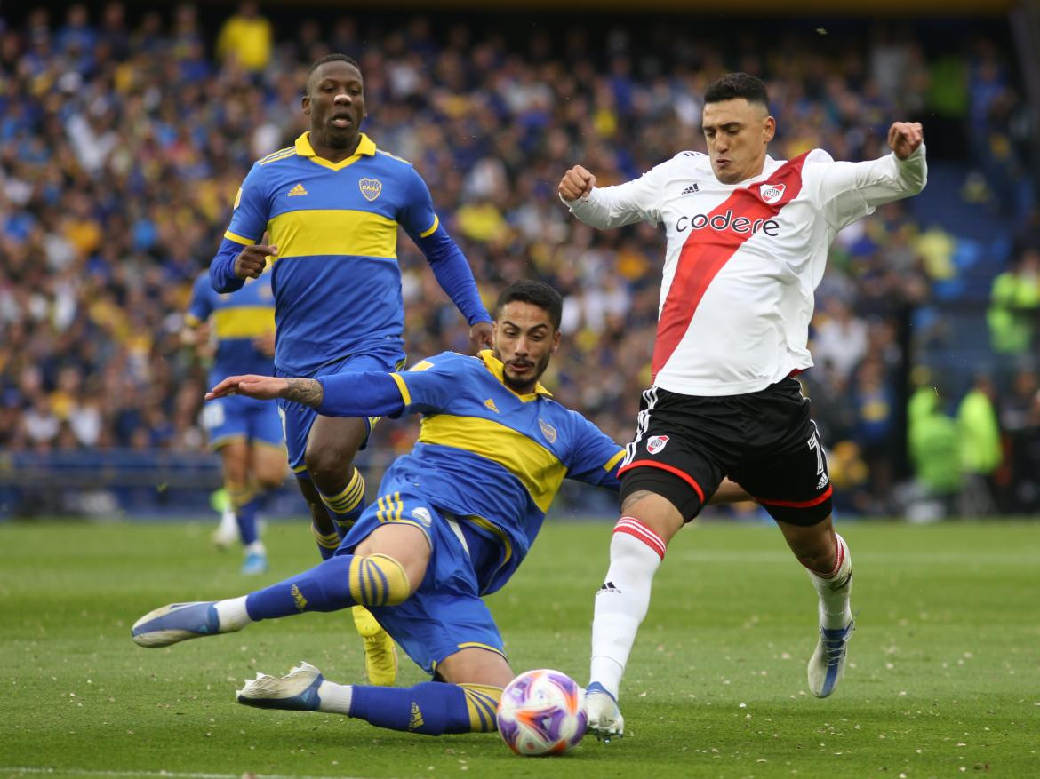 Nicolás Figal y Matías Suárez, Superclásico. Foto: NA