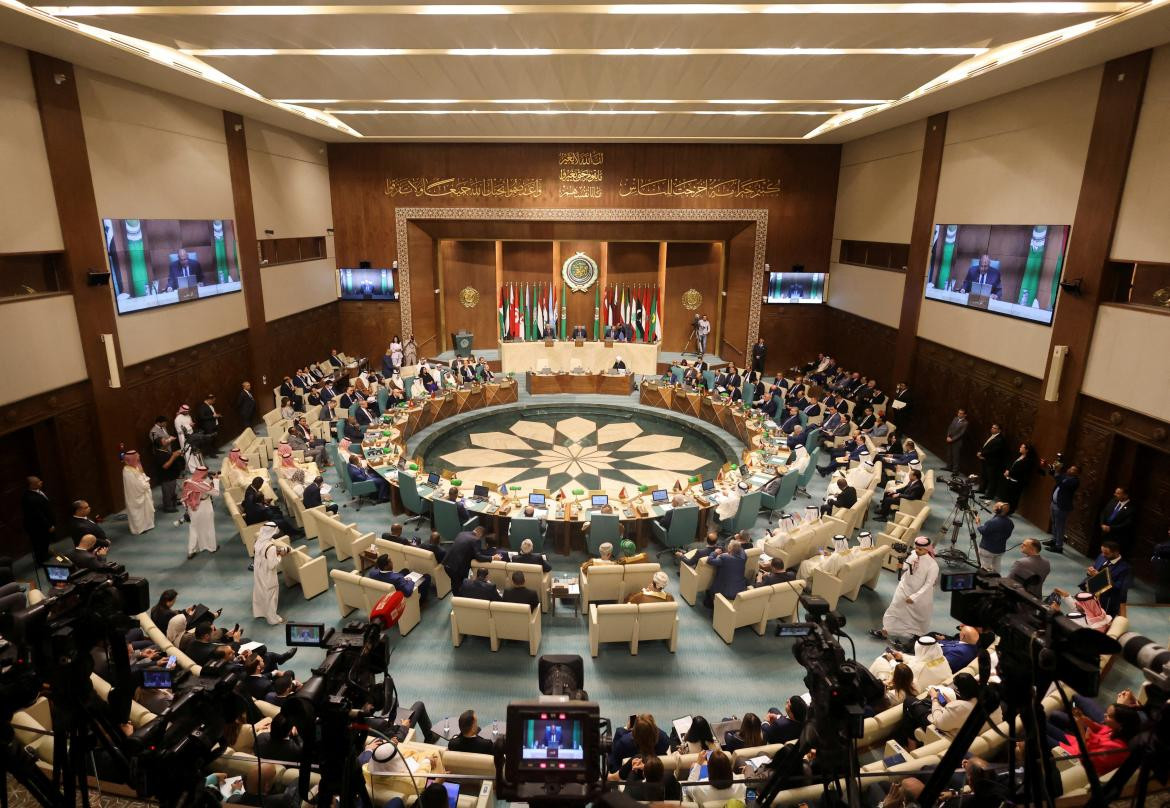 La Liga Árabe reunida por la readmisión de Siria. Fuente: Reuters.