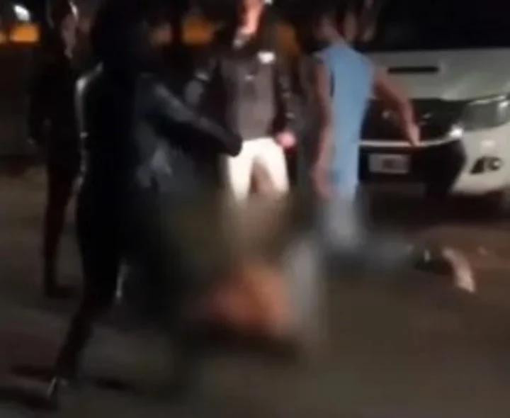 Brutal golpiza a un joven a la salida de un boliche. Foto: captura de pantalla.