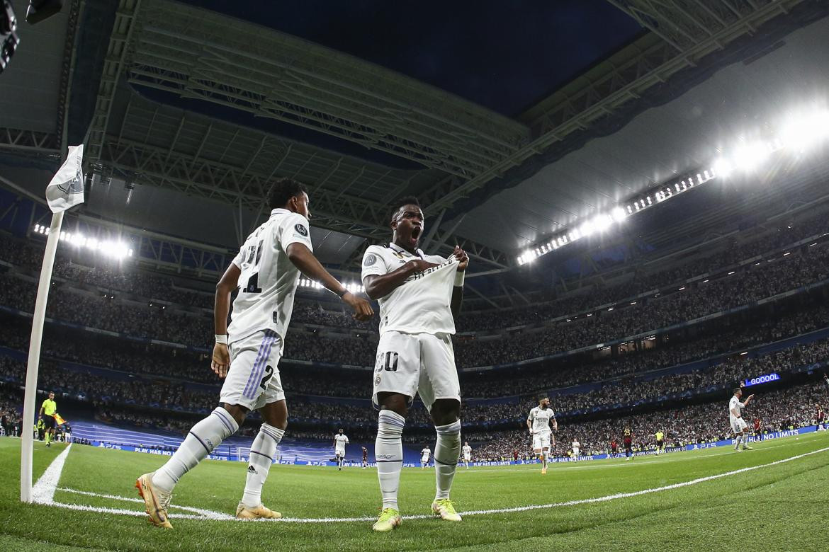 Festejo de Vinicius para el Real Madrid ante el Manchester City por la Champions League. Foto: EFE.