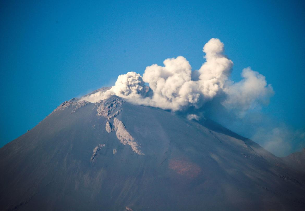Explosión del volcán Popocatépetl en México. Foto Reuters.