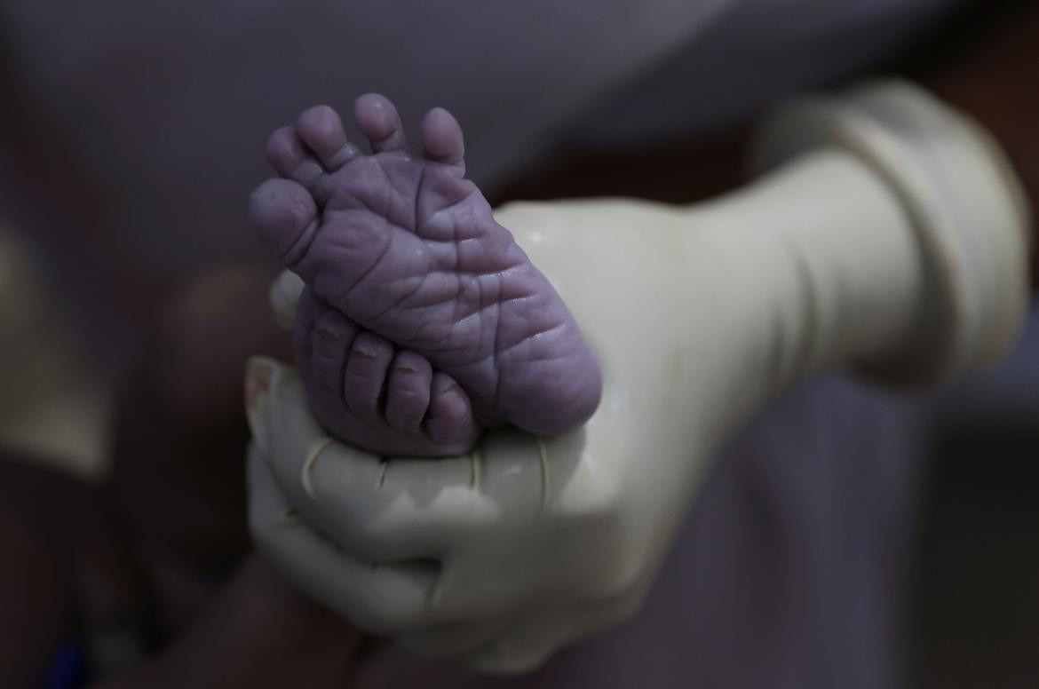 bebé británico con ADN de tres personas. Foto: Reuters